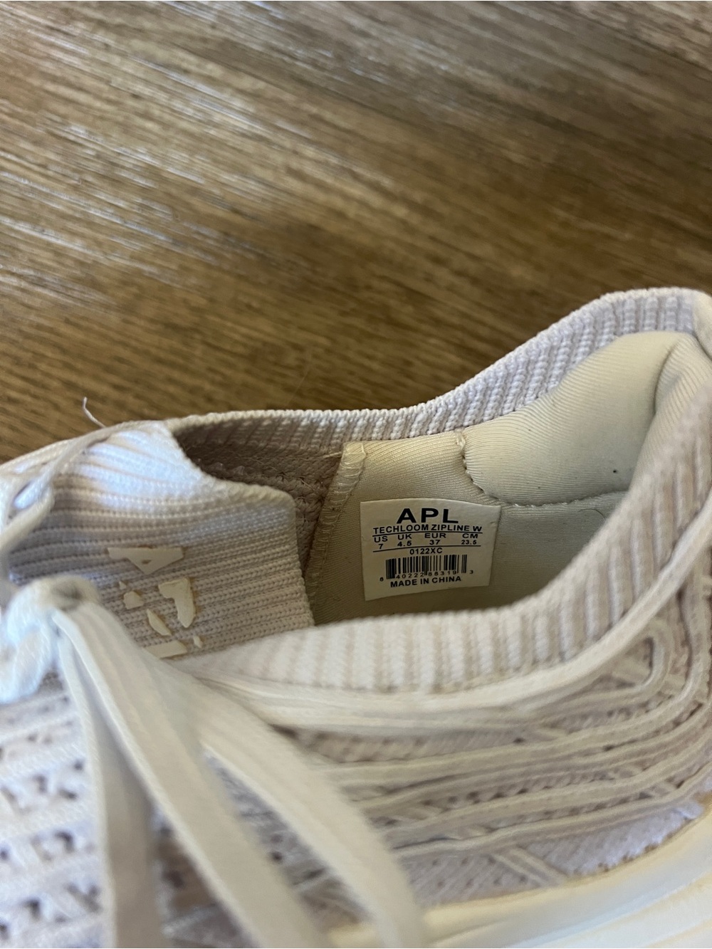 APL Women’s Techloom Zipline in White - Picture 7 of 8